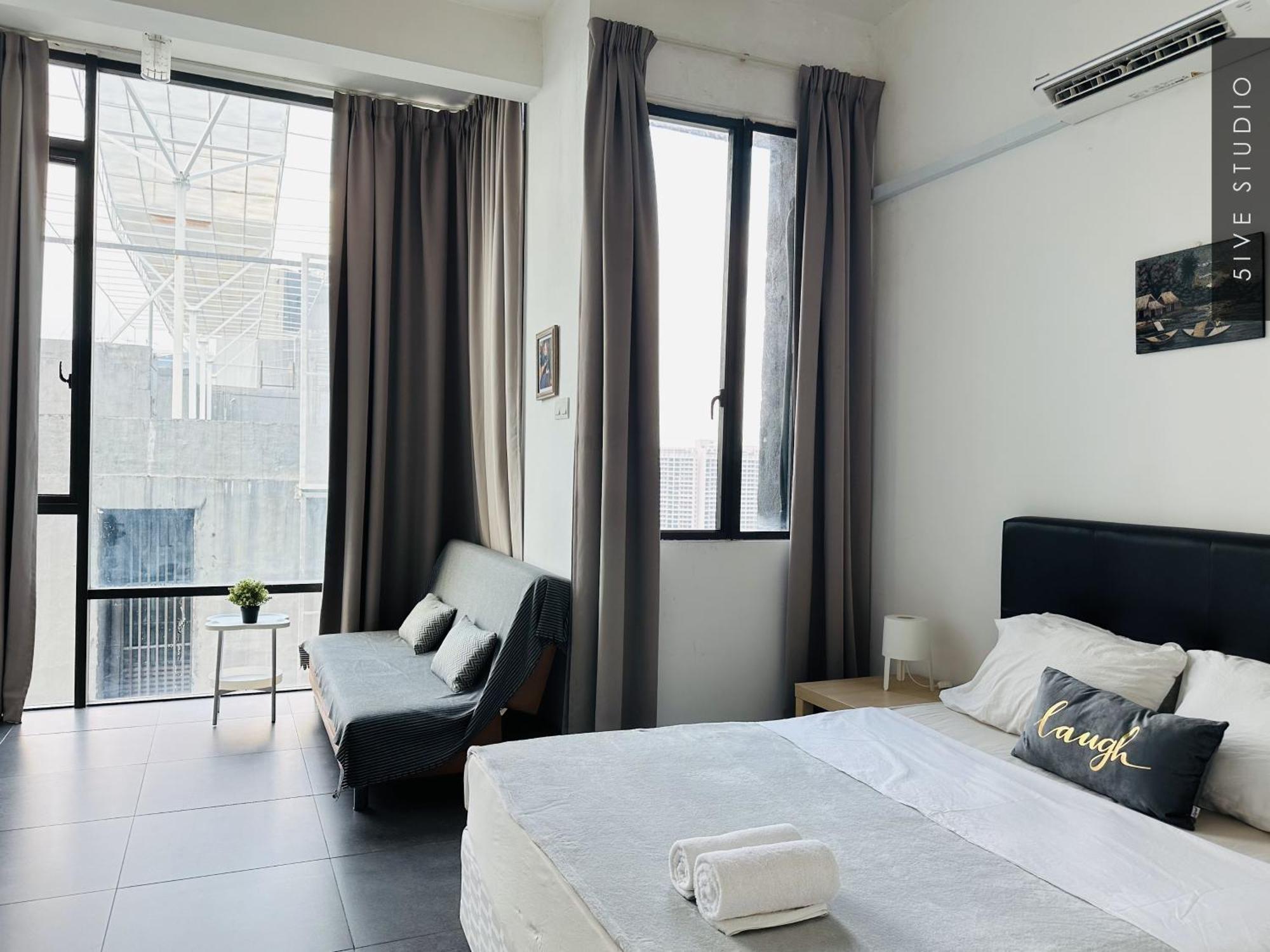 Five Studio - Empire Damansara Petaling Jaya Exterior photo