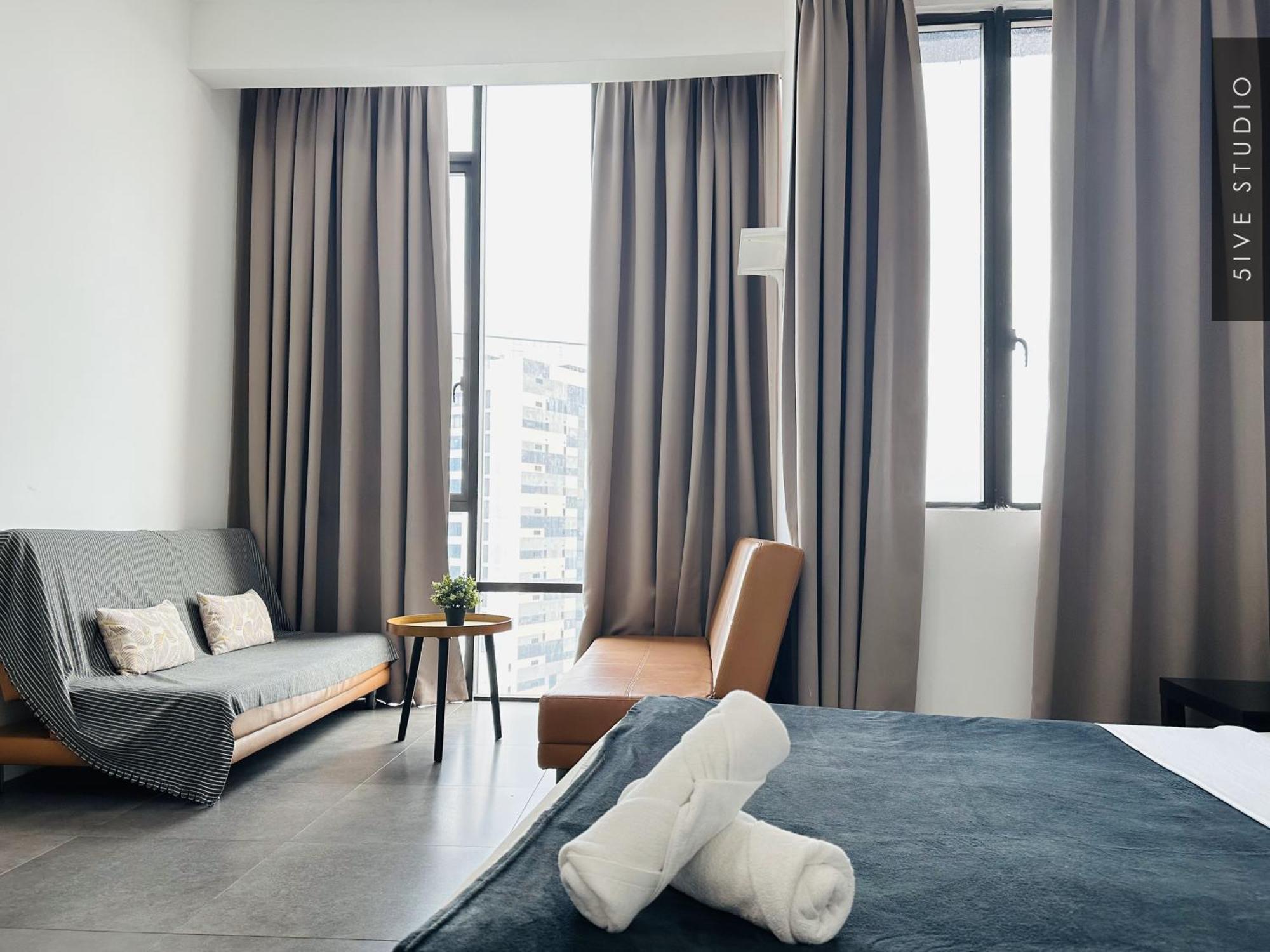 Five Studio - Empire Damansara Petaling Jaya Exterior photo
