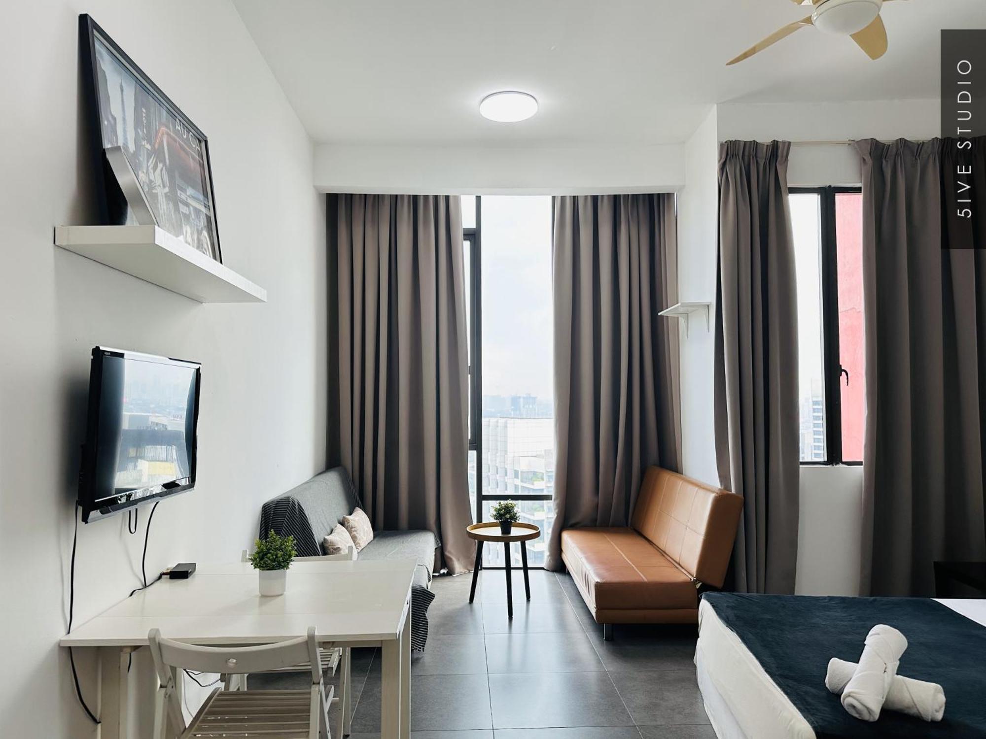 Five Studio - Empire Damansara Petaling Jaya Exterior photo