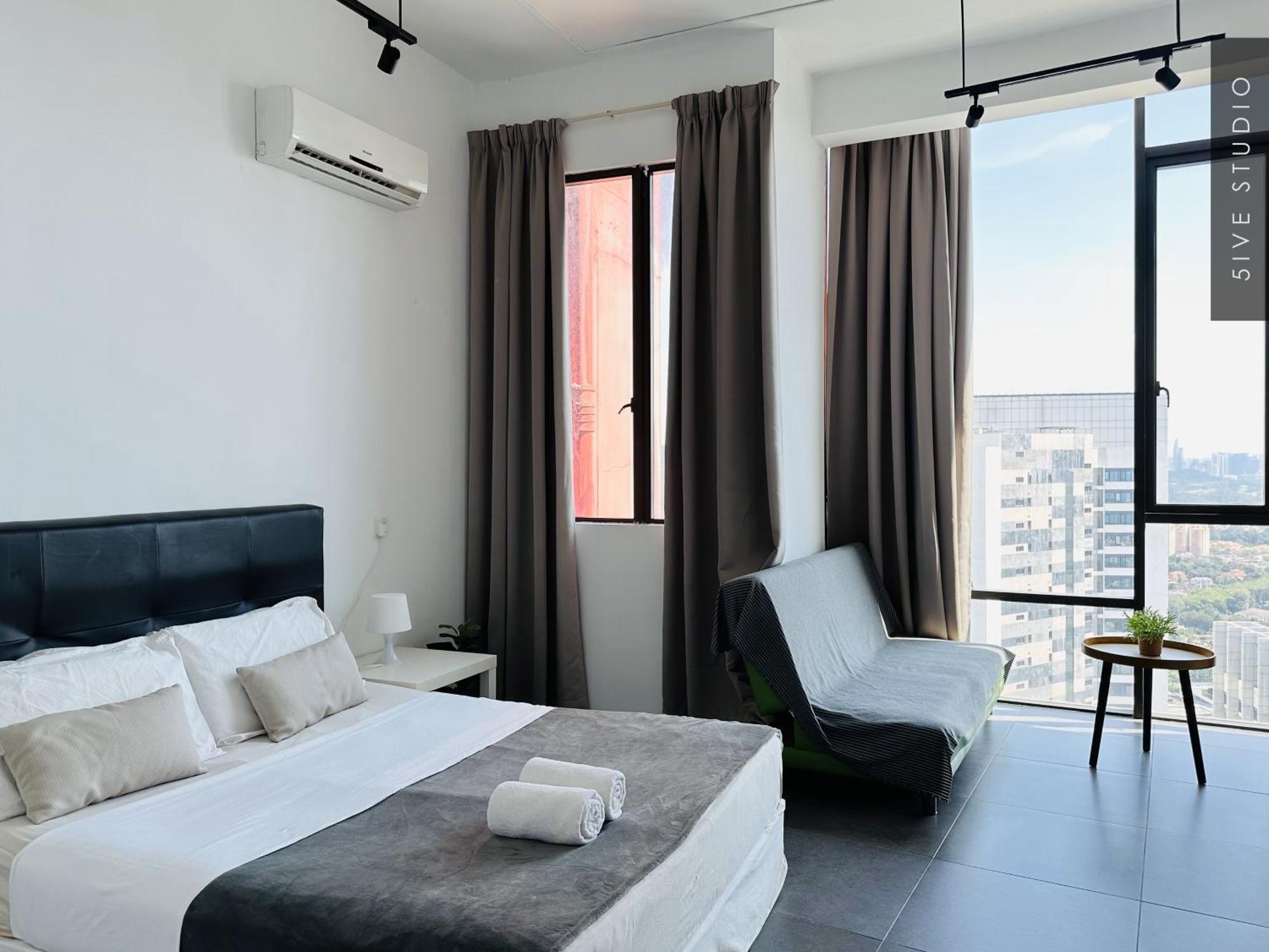 Five Studio - Empire Damansara Petaling Jaya Exterior photo