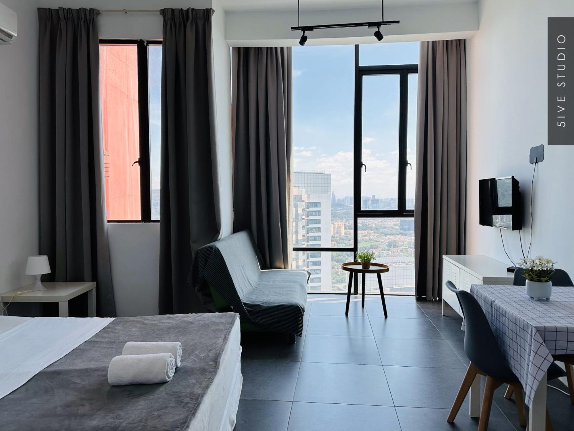 Five Studio - Empire Damansara Petaling Jaya Exterior photo